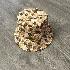 Steve Madden Daisy Blush and Mustard One Size Reversible Bucket Hat Cotton 90s